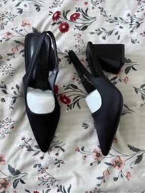 Black Pointed Slingback Heeled Pumps - Women's